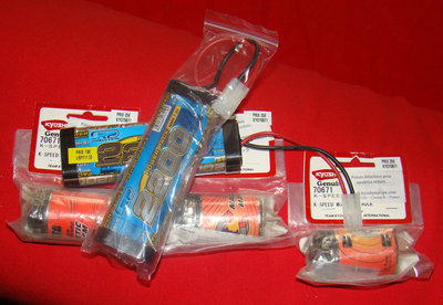 DSC04547.JPG (147.75 Kio) Vu 10937 fois Les 3 "Mayem Manetic 360" et les accus LRP 7,2 V en 2200